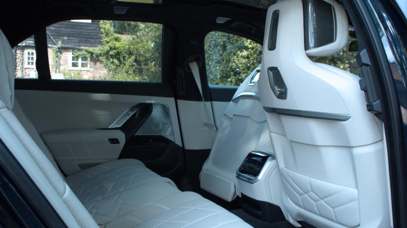 3902480 400kW xDrive60 Excellence 105.7kWh 4dr Auto [Exec]