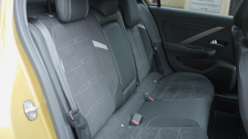 3979072 1.6 Plug-in Hybrid GS 5dr Auto