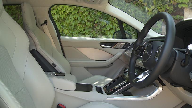 3411096 294kW EV400 R-Dynamic HSE Black 90kWh 5dr Auto