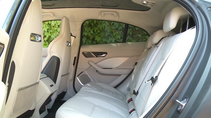 3411096 294kW EV400 R-Dynamic HSE Black 90kWh 5dr Auto