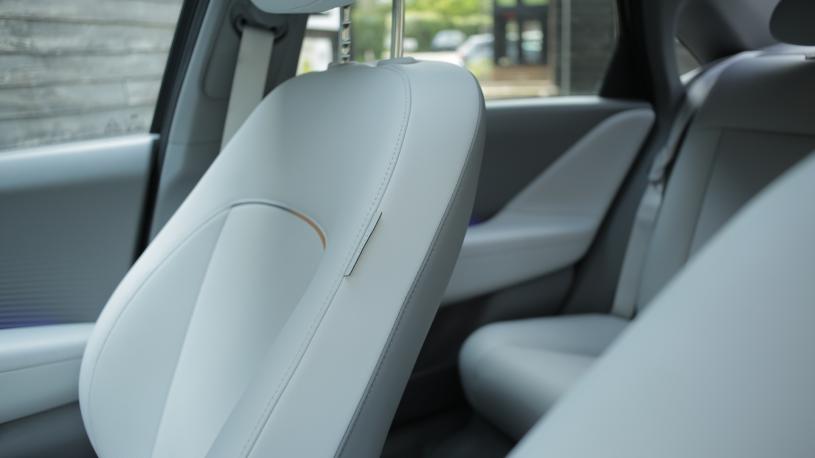 3733851 168kW Premium 77kWh 4dr Auto