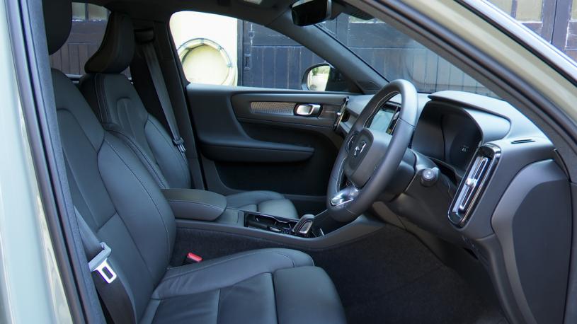 3373373 175kW Recharge Core 69kWh 5dr Auto