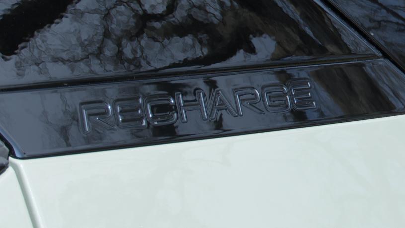 3373373 175kW Recharge Core 69kWh 5dr Auto