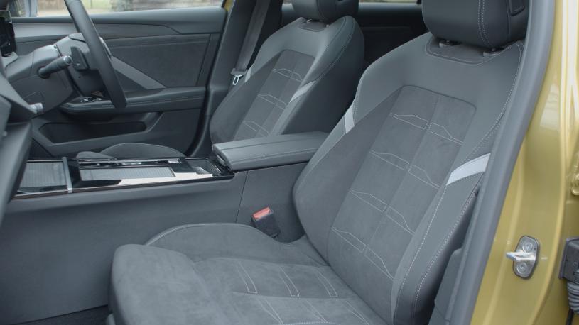 3979068 1.6 Plug-in Hybrid GSe 5dr Auto