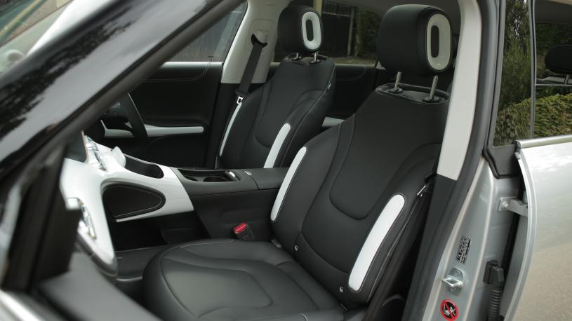 3559866 200kW Premium 66kWh 5dr Auto