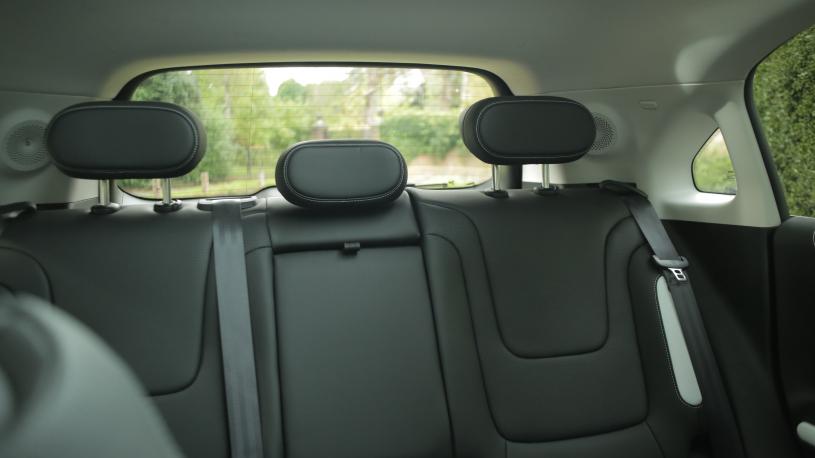 3559866 200kW Premium 66kWh 5dr Auto