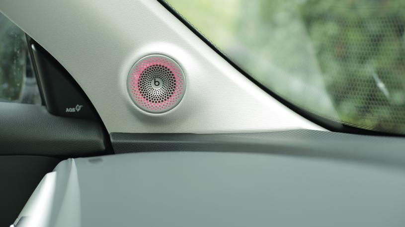 3559866 200kW Premium 66kWh 5dr Auto