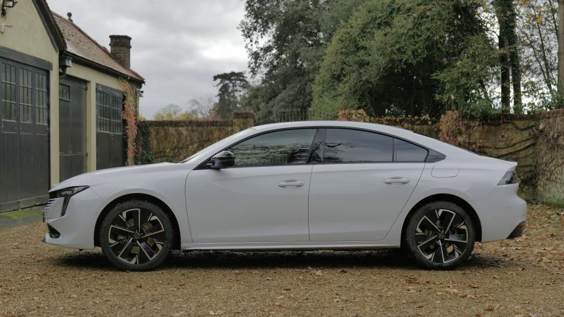 3734060 1.6 Hybrid 225 GT 5dr e-EAT8