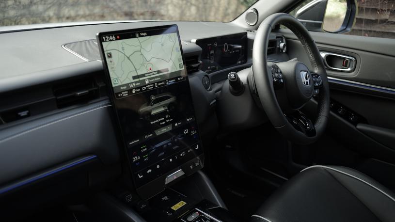 3741060 150kW Advance 69kWh 5dr Auto