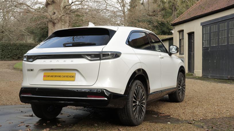 3741060 150kW Advance 69kWh 5dr Auto