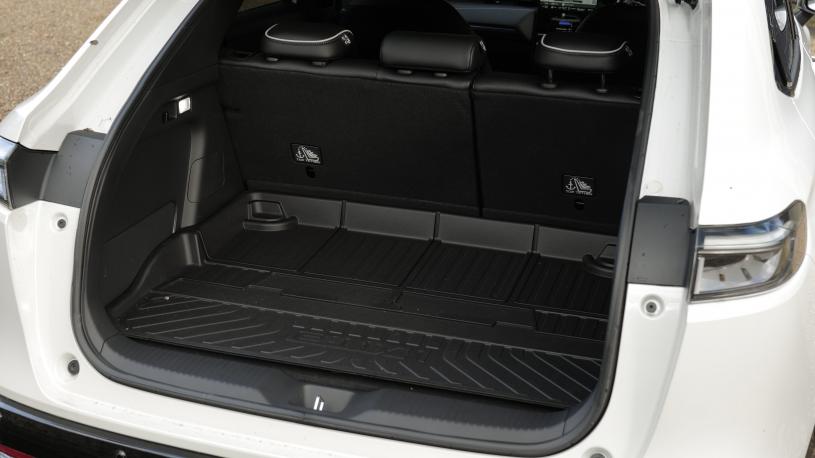 3741060 150kW Advance 69kWh 5dr Auto