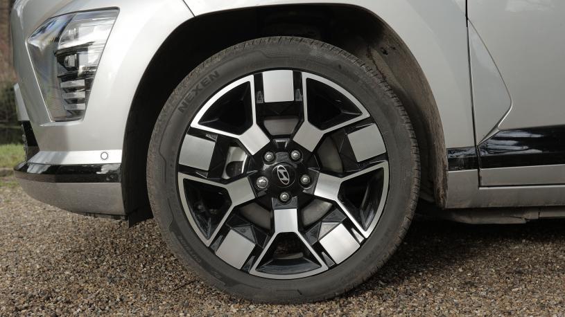 3942649 160kW Ultimate 65kWh 5dr Auto [Leather]