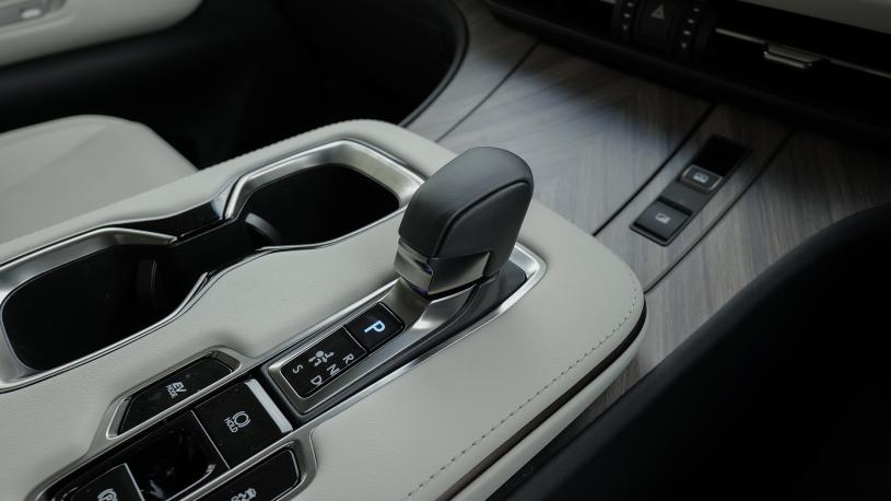 3850634 350h 2.5 Takumi 5dr E-CVT [4 Seat]