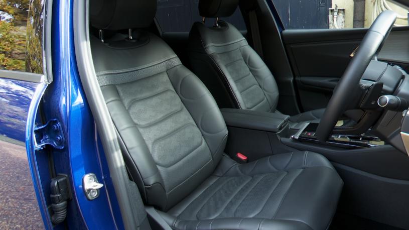 3978588 1.6 Plug-in Hybrid 225 Plus 5dr e-EAT8