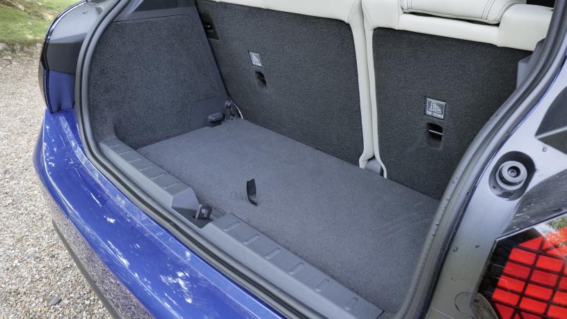 3812910 135kW E Classic [Level 1] 41kWh 3dr Auto