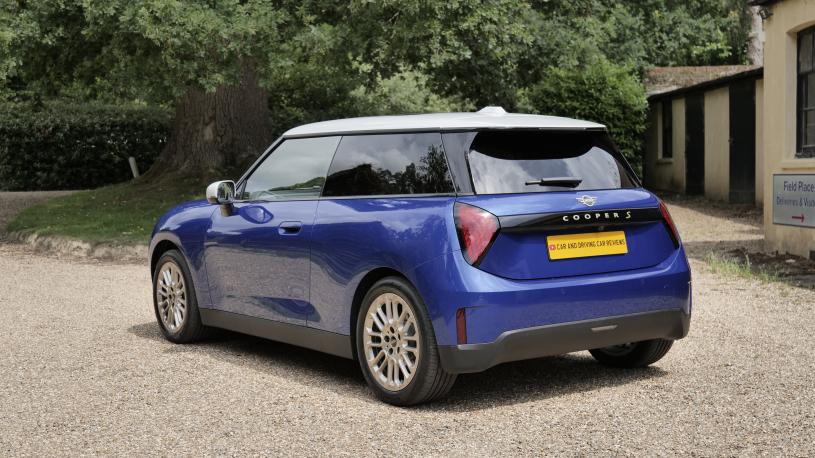 3812926 160kW SE Sport [Level 3] 54kWh 3dr Auto