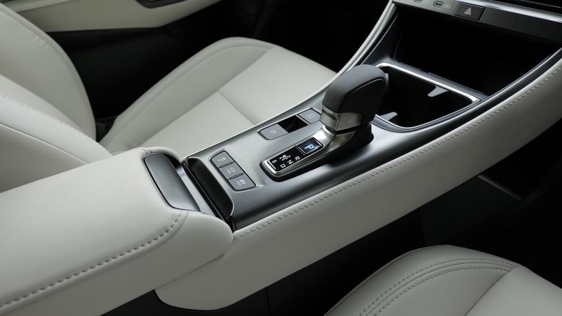 3740188 1.5 Premium Plus Design 5dr E-CVT