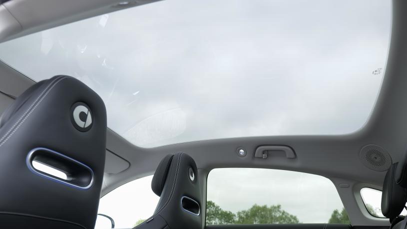 3812956 200kW Pro 49kWh 5dr Auto