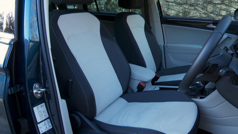 3979191 1.5 TSI eHybrid Life 5dr DSG