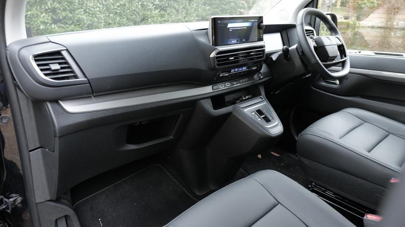 3942681 100kW Allure Standard [8 Seat] 75kWh 5dr Auto