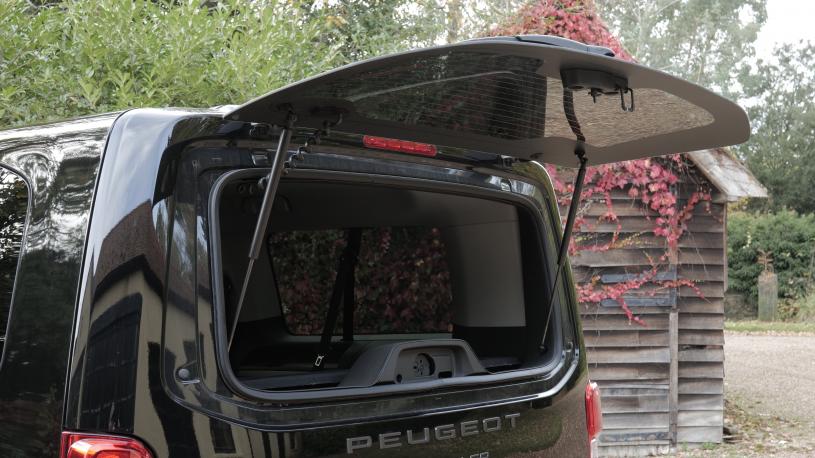 3942681 100kW Allure Standard [8 Seat] 75kWh 5dr Auto