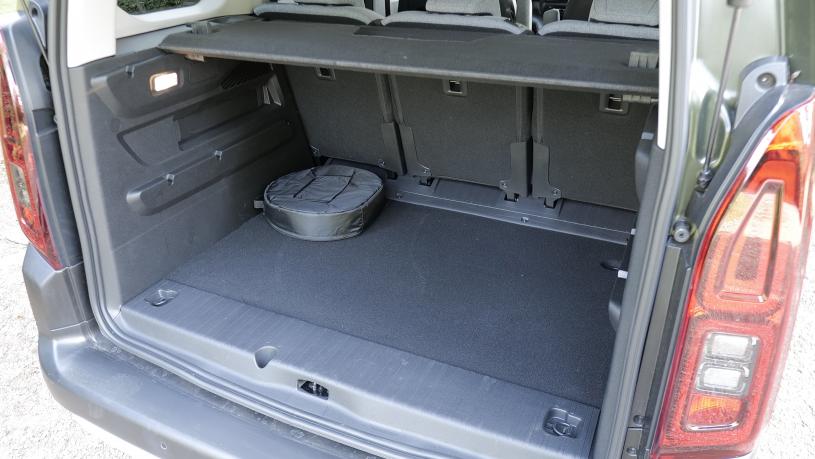 3813012 100kW Max M 52kWh 5dr Auto