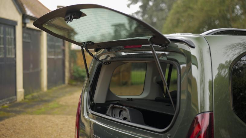 3867279 100kW Allure 52kWh 5dr Auto