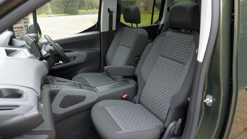 3867280 100kW Allure Long 52kWh 5dr Auto [7 Seat]