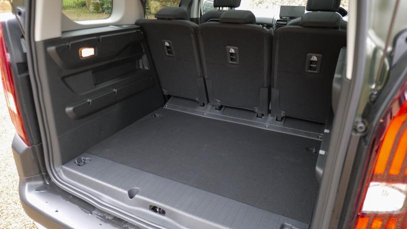 3867280 100kW Allure Long 52kWh 5dr Auto [7 Seat]