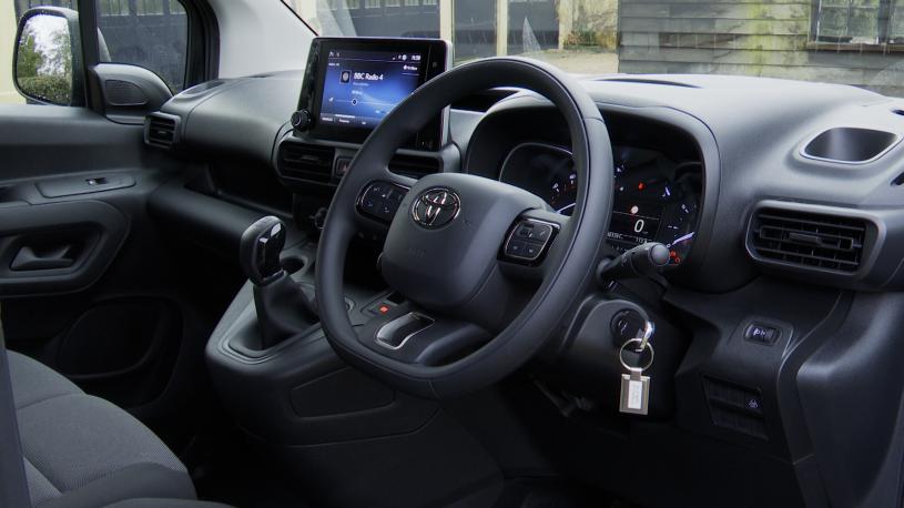 3979040 100kW Shuttle Short 50kWh 5dr Auto