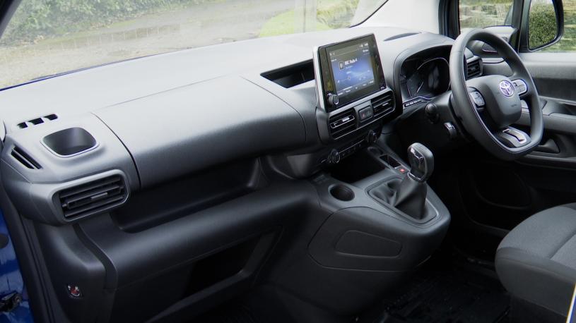 3979039 100kW Shuttle Long 50kWh 5dr Auto