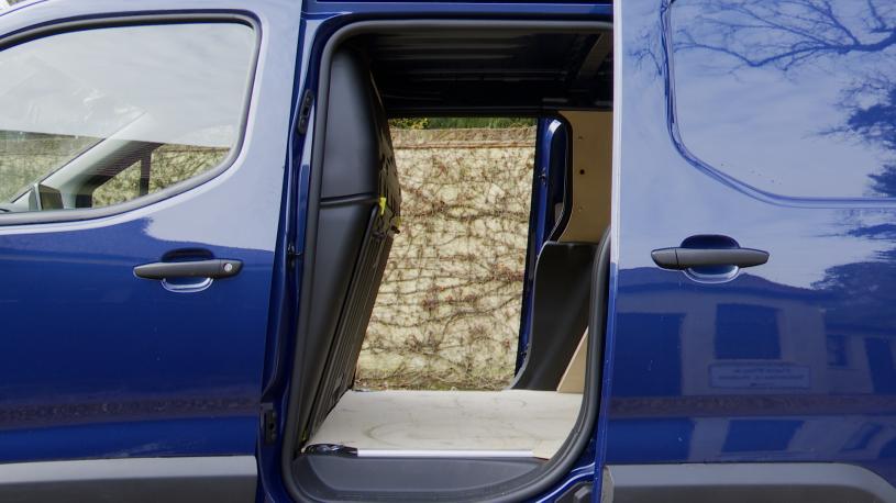 3979039 100kW Shuttle Long 50kWh 5dr Auto