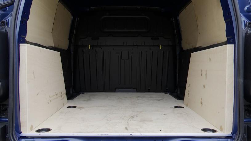 3979038 100kW Family Short 50kWh 5dr Auto