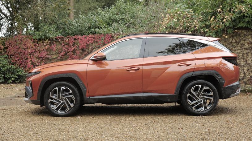 3844243 1.6T Plug-in Hybrid Premium 5dr Auto