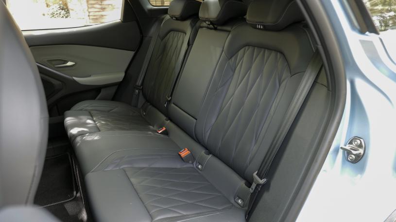 3828558 210kW Premium 77kWh 5dr Auto