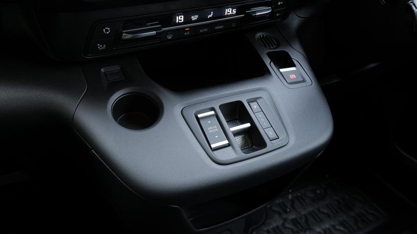 3942726 100kW Design L1 50kWh 5dr Auto