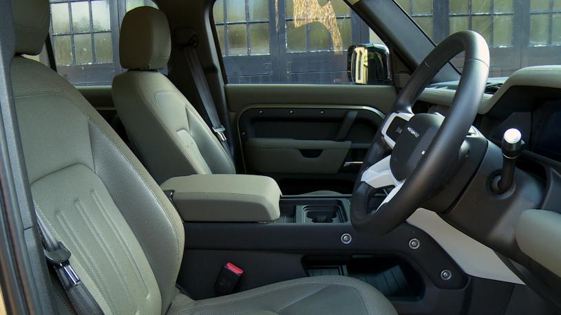 3844138 2.0 P300e X-Dynamic HSE 110 5dr Auto [6 Seat]