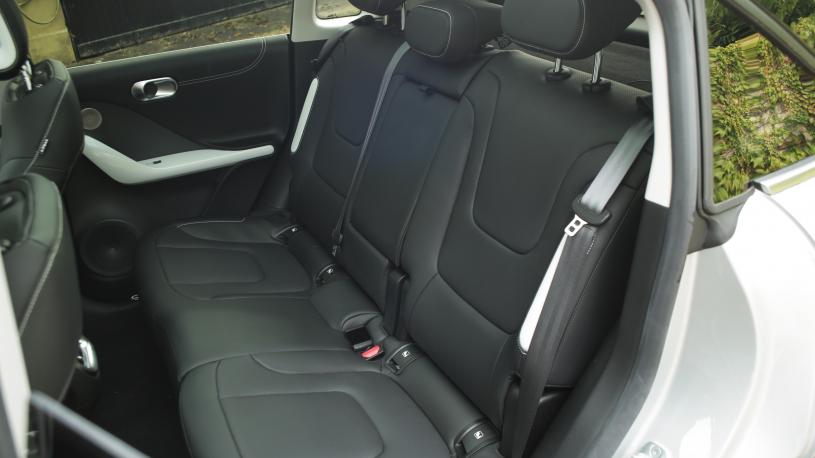 3955050 200kW Pure 49kWh 5dr Auto