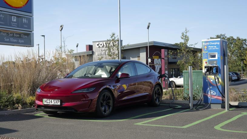 3843379 Performance AWD 4dr Auto