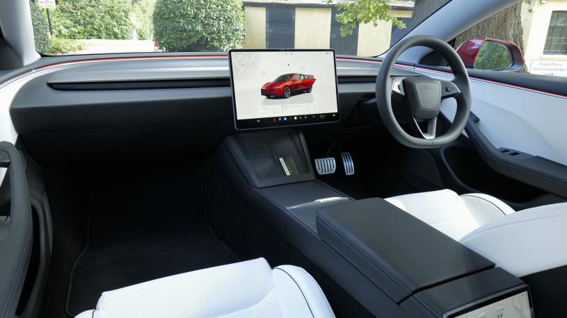 3843379 Performance AWD 4dr Auto