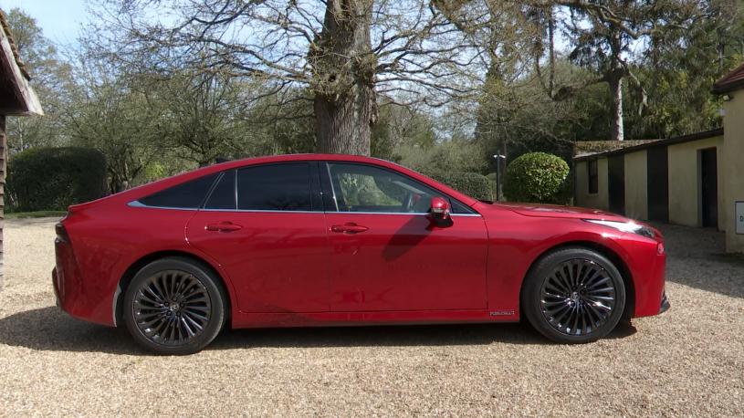 3979036 Hydrogen fuel cell 182 Excel 4dr CVT