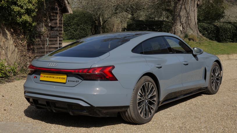 3866677 435kW 105kWh S Vorsprung 4dr Auto