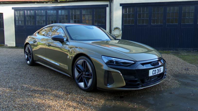 3866670 550kW 105kWh Performance 4dr Auto