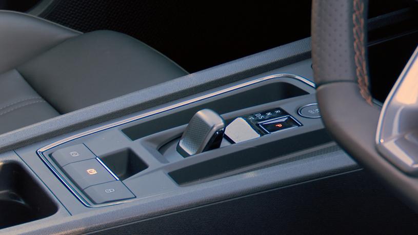 3865957 1.5 eHybrid 272 VZ2 5dr DSG