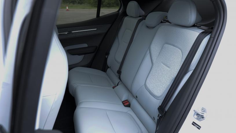 3867200 200kW SM Extended Range Core 69kWh 5dr Auto