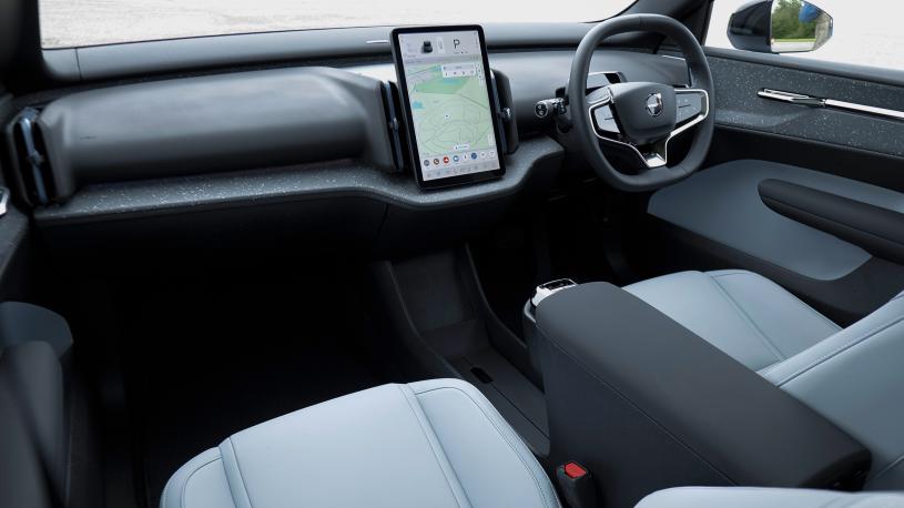 3867200 200kW SM Extended Range Core 69kWh 5dr Auto