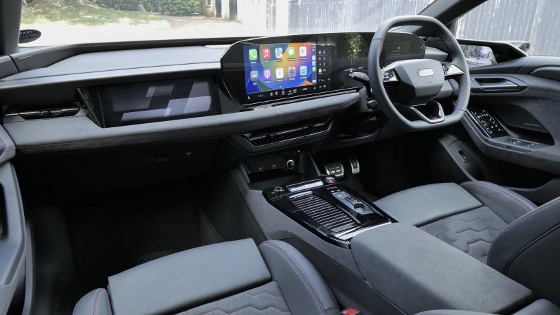 3870679 270kW Performance 100kWh S Line 5dr Auto [S+V]