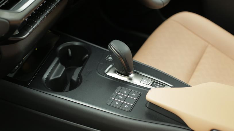 3899385 300e 150kW 72.8 kWh Premium 5dr E-CVT