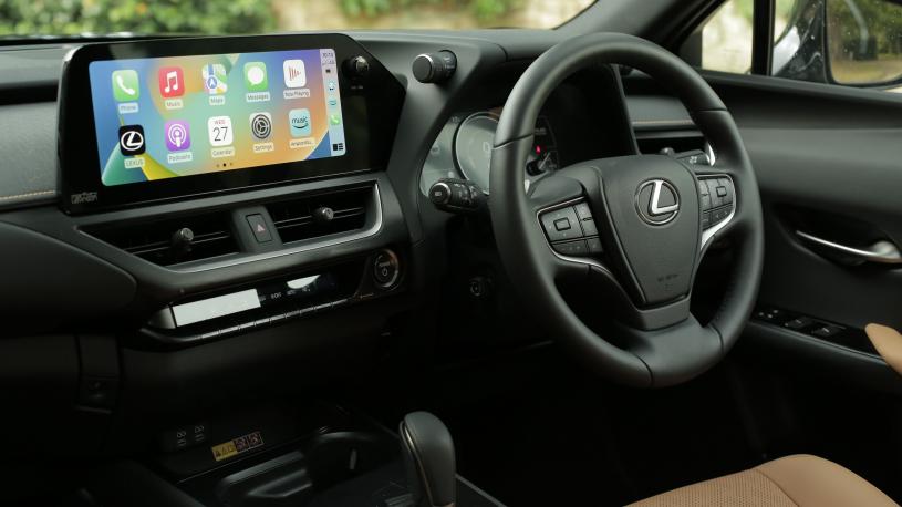 3899388 300e 150kW 72.8 kWh Takumi 5dr E-CVT