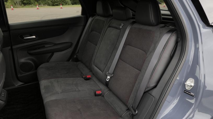 3903588 320kW Nismo 87kWh 22kWCh 5dr e-4ORCE Auto